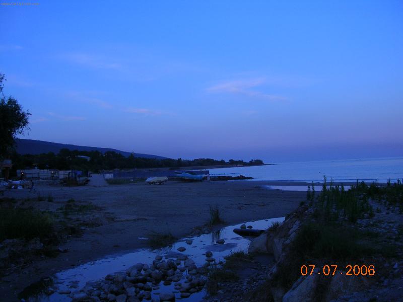 Foto: Slune�n� pob�e�� v noci