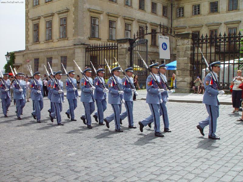 Foto: str�-prav�...lev�