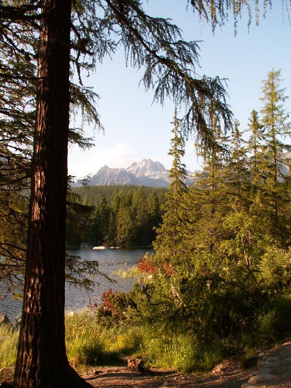 Foto: podve�er na �trbsk�m plese