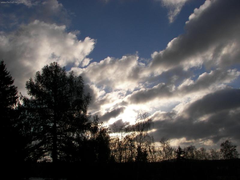 Foto: V�chod slunce v zim�-kdy� napadl prvn� sn�h......