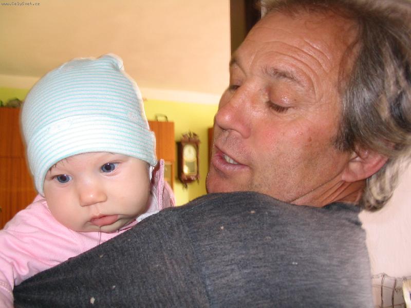 Foto: ka�enka-man�el a na�e slun��ko vnu�ka ka�ka