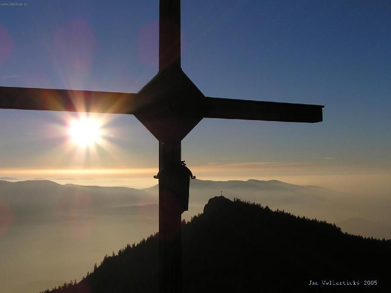 Foto: Ne� zapadne slunce....-Z�pad slunce na �umavsk�m vrchu Ostr�.