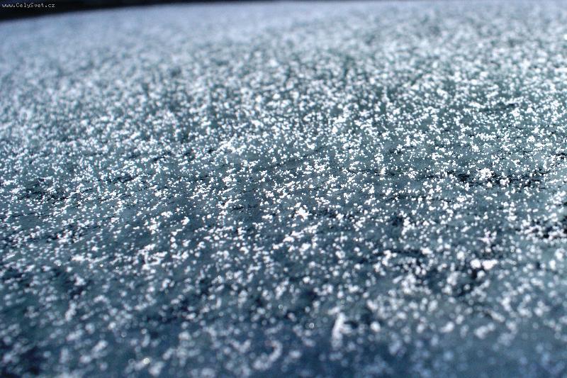 Foto: Satelitn� sn�mek oce�nu nebo n�mraza na skle auta?