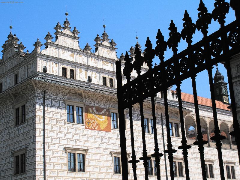 Foto: Z�MEK V LITOMY�LI-RA�TE VSTOUPIT