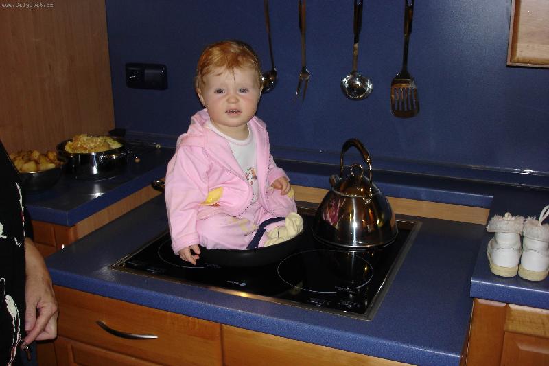 Foto: Pe�ka na p�nvi�ce-Au,au, to p�l�