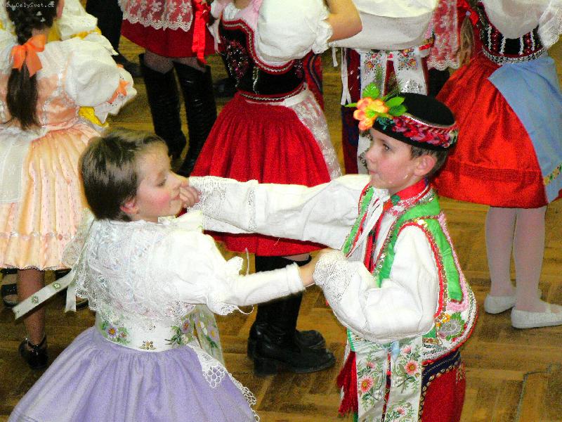 Foto: Mal� tane�n�ci-d�tsk� krojov� ples