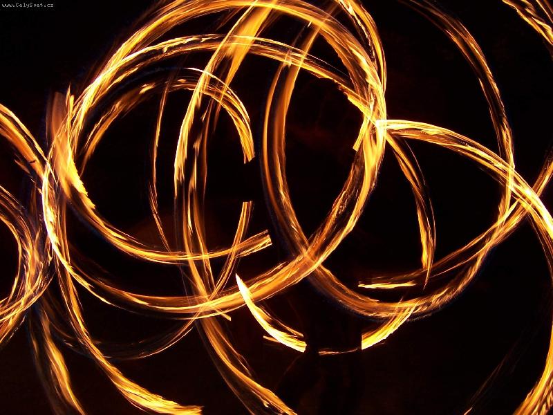 Foto: hratky s ohnem