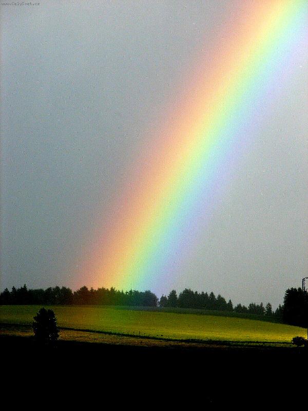 Foto: Barvy nad m�stem