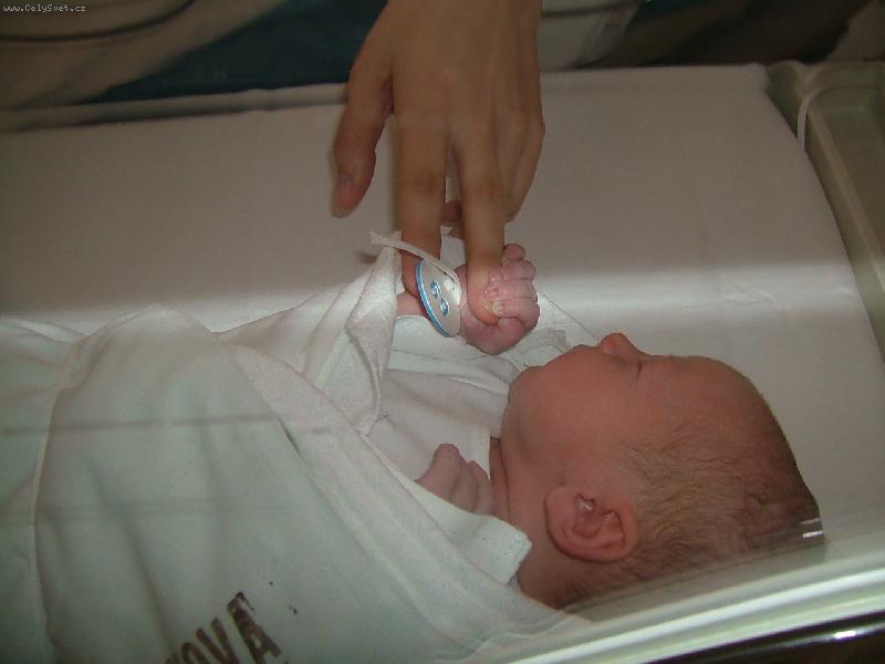 Foto: pevn� pouto-te� se t� budu dr�et jako kl�t�