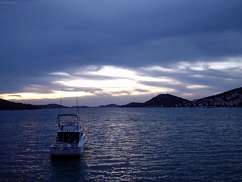 Foto: Ve�ern� p��stav-Na ostrov� Murter,ve�er po bou�ce.