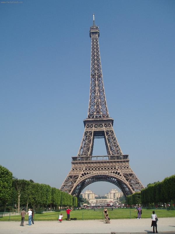 Foto: Eifelova v�-...nen� n�dhern�???