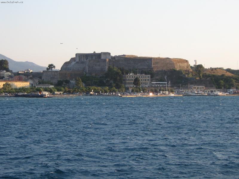 Foto: Zast�vka na Corfu