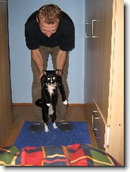 Pom��c..tah� m� jak kot�!