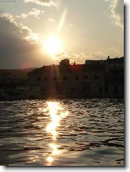 Z�pad slunce v Sumartinu, ostrov Bra�